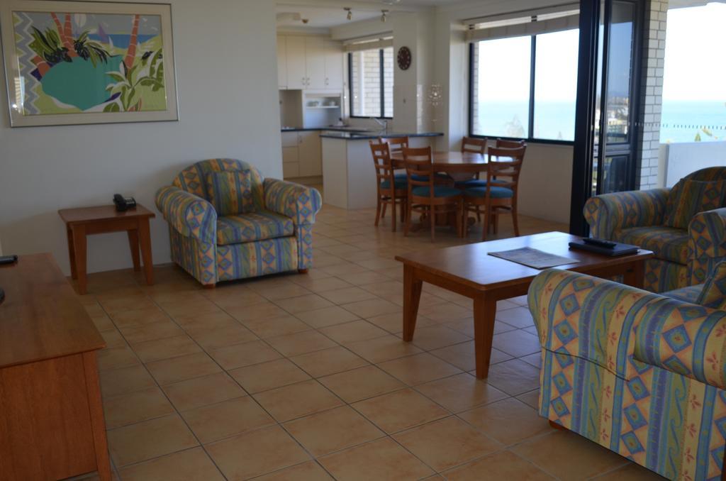 Burgess @ Kings Beach Apartments Caloundra Room photo